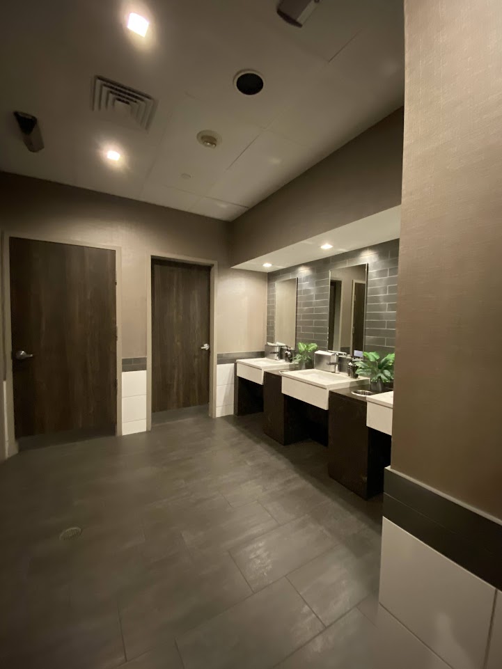 Women's bathroom in the Delta Sky Club in Orlando