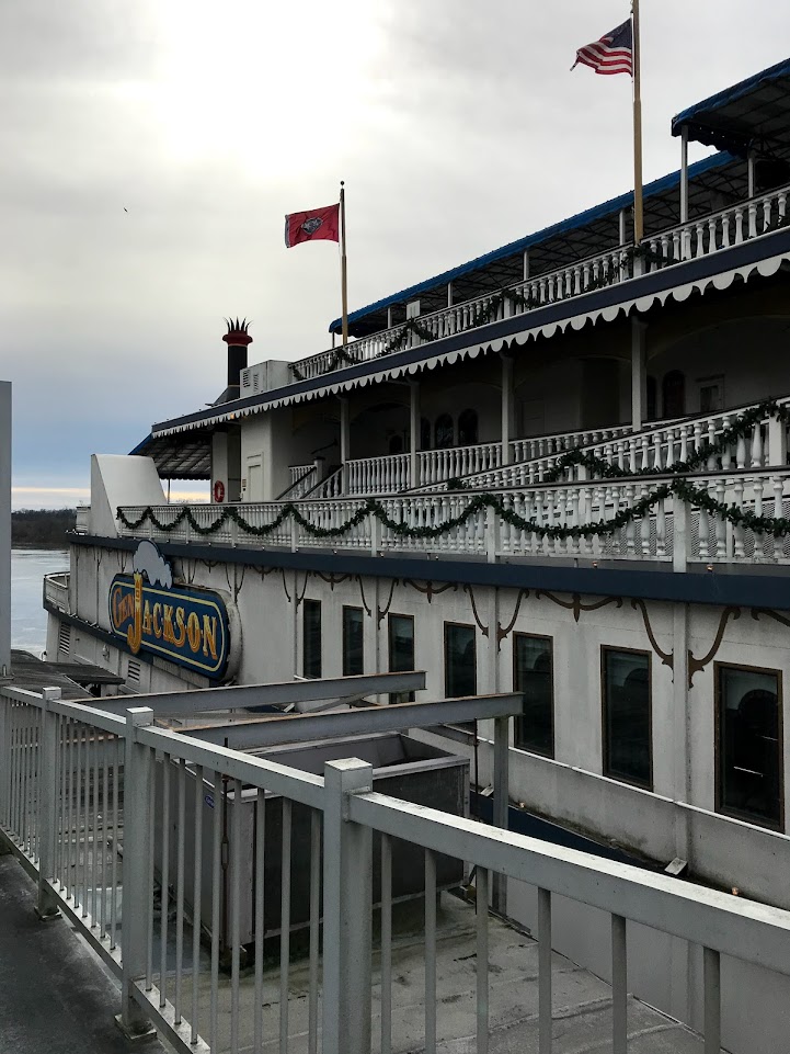 Picture of the outside of the General Jackson Cruise